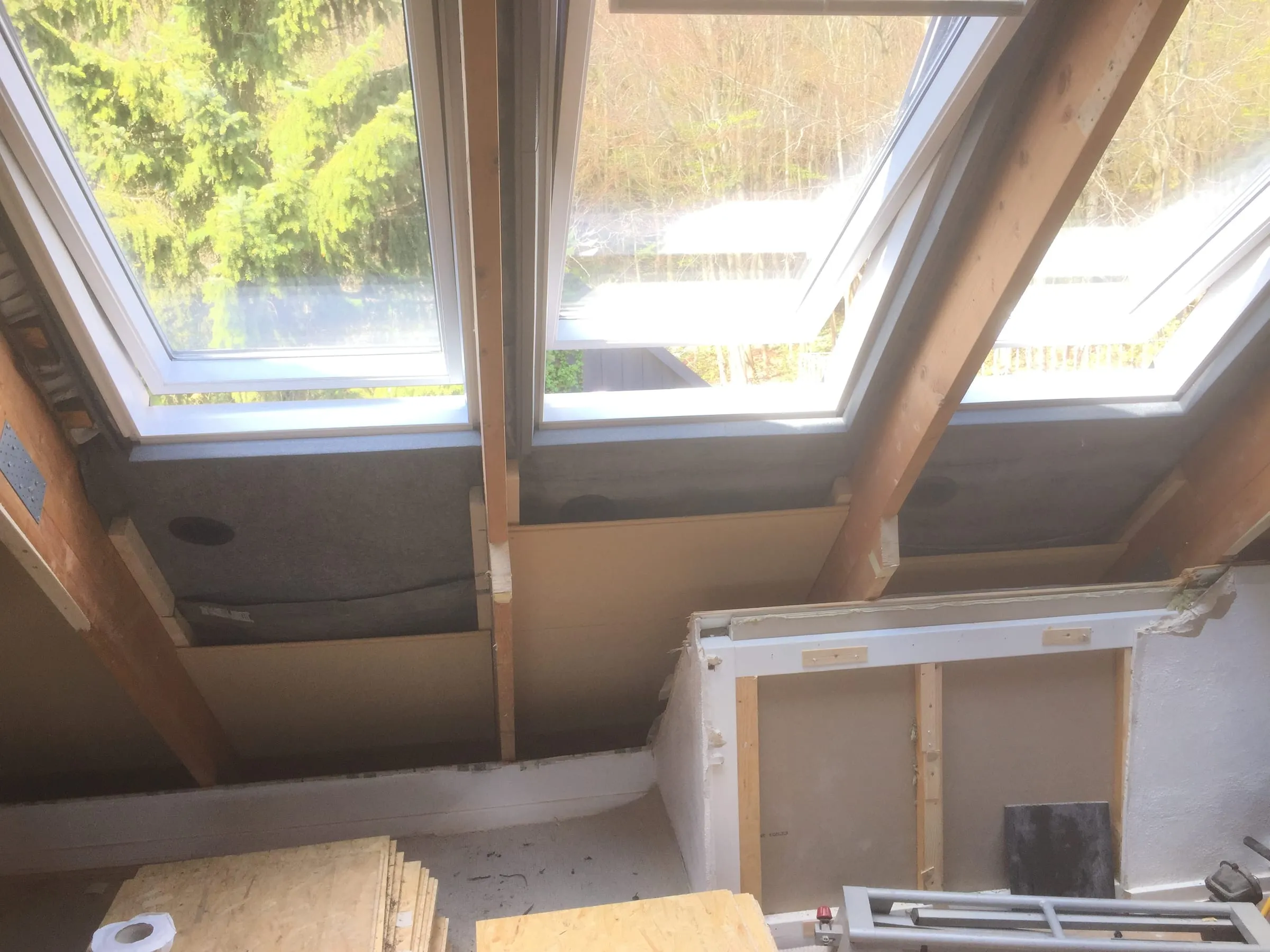 Tre sammenkoblede Velux-vinduer