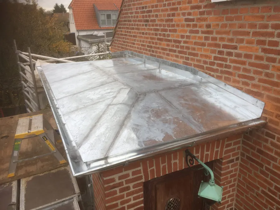Renovering af tag i Emdrup