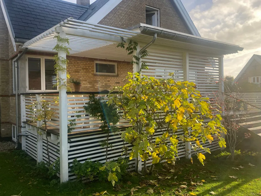 Overdækning og afskærmning af terrasse